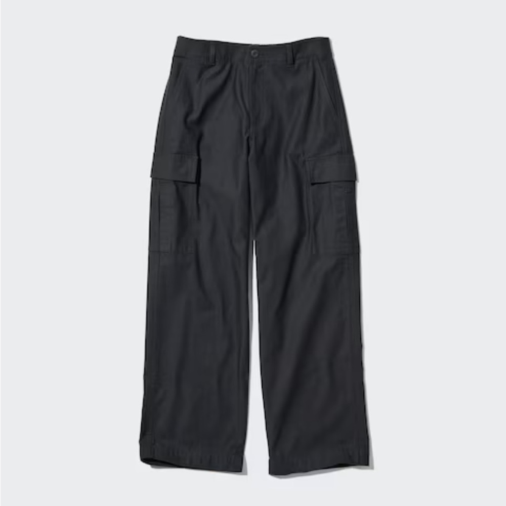 Uniqlo women’s black wide straight cargo pants